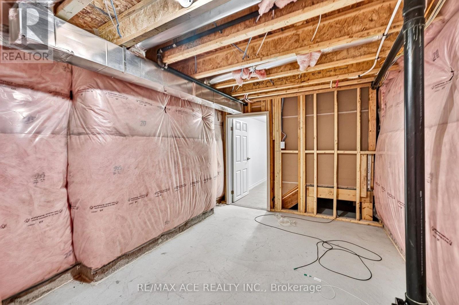 1408 Mockingbird Square, Pickering, Ontario  L1X 0N8 - Photo 44 - E14126720