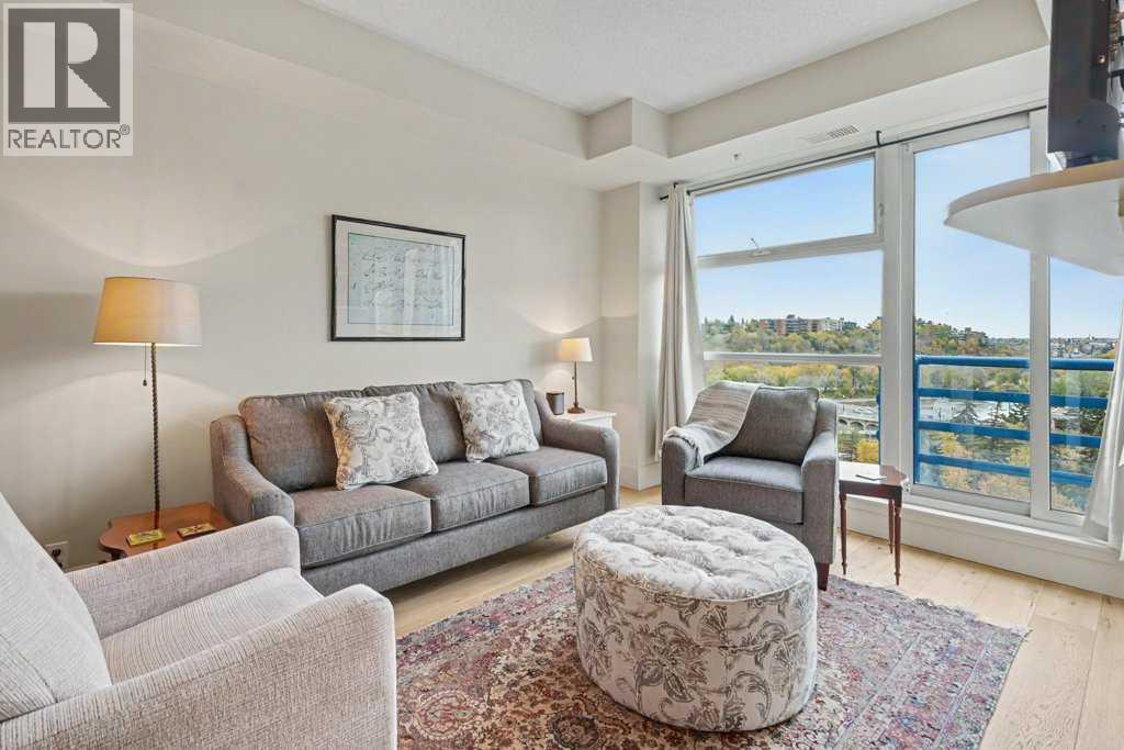 906, 205 Riverfront Avenue SW