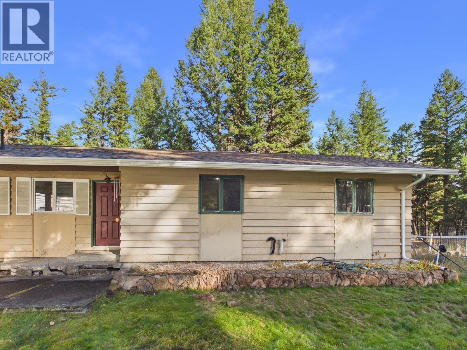 1389 Flett Road, Williams Lake, British Columbia  V2G 4W8 - Photo 2 - R3179483