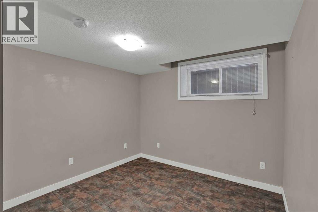 247 Pantego Way Nw, Calgary, Alberta  T3K 0C2 - Photo 44 - A2354034