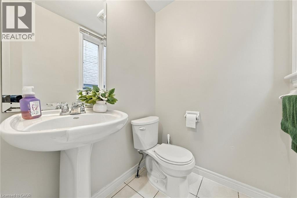 27 Hazelton Avenue, Hamilton, Ontario  L9B 0E7 - Photo 18 - 40874638