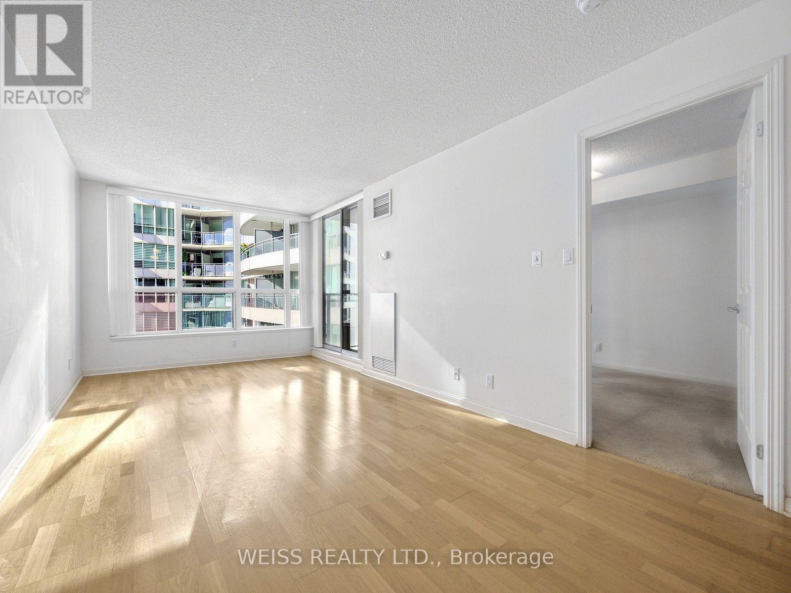 228 Queens Quay W, Toronto (Waterfront Communities), Ontario  M5J 2X1 - Photo 2 - C14126750