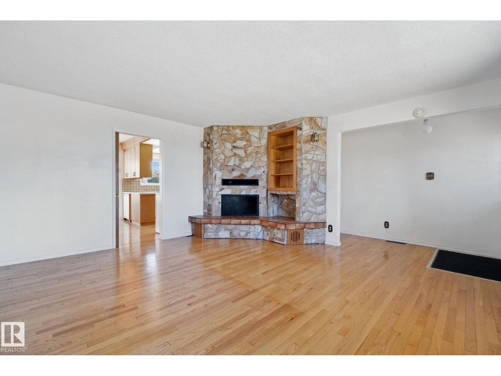 5827 115 St Nw, Edmonton, Alberta  T6H 3P6 - Photo 4 - E4514616