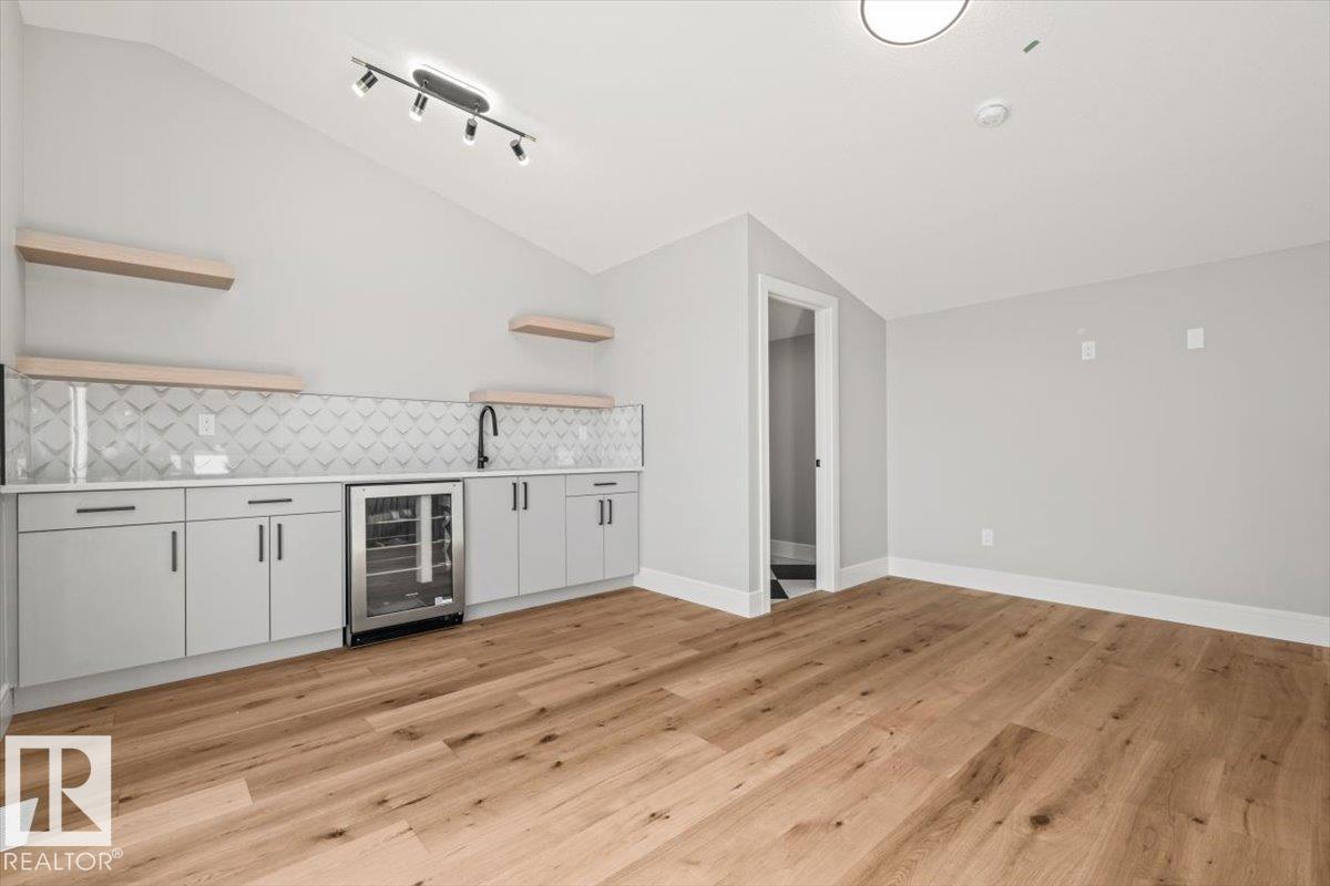 9129 143 ST NW