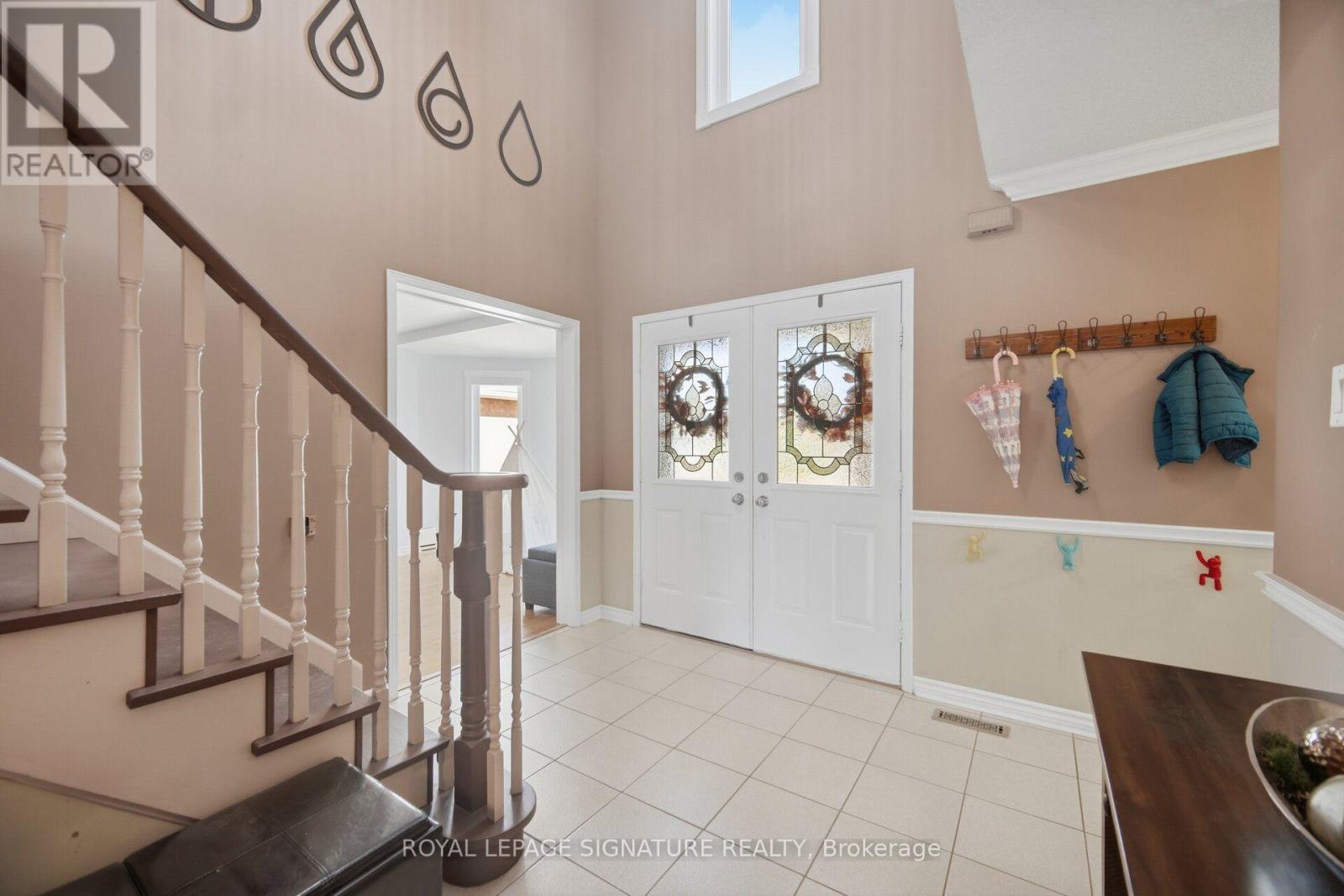 85 Fifefield Drive, Vaughan (Maple), Ontario  L6A 1J2 - Photo 3 - N14126766