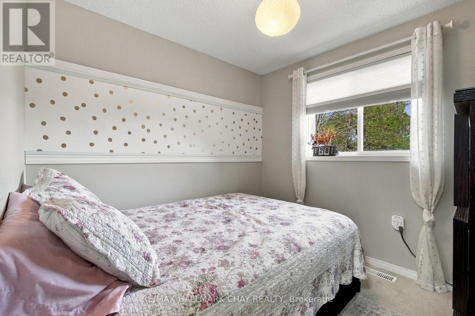 24 Rundle Crescent, Barrie, Ontario  L4N 8E7 - Photo 19 - S14122760