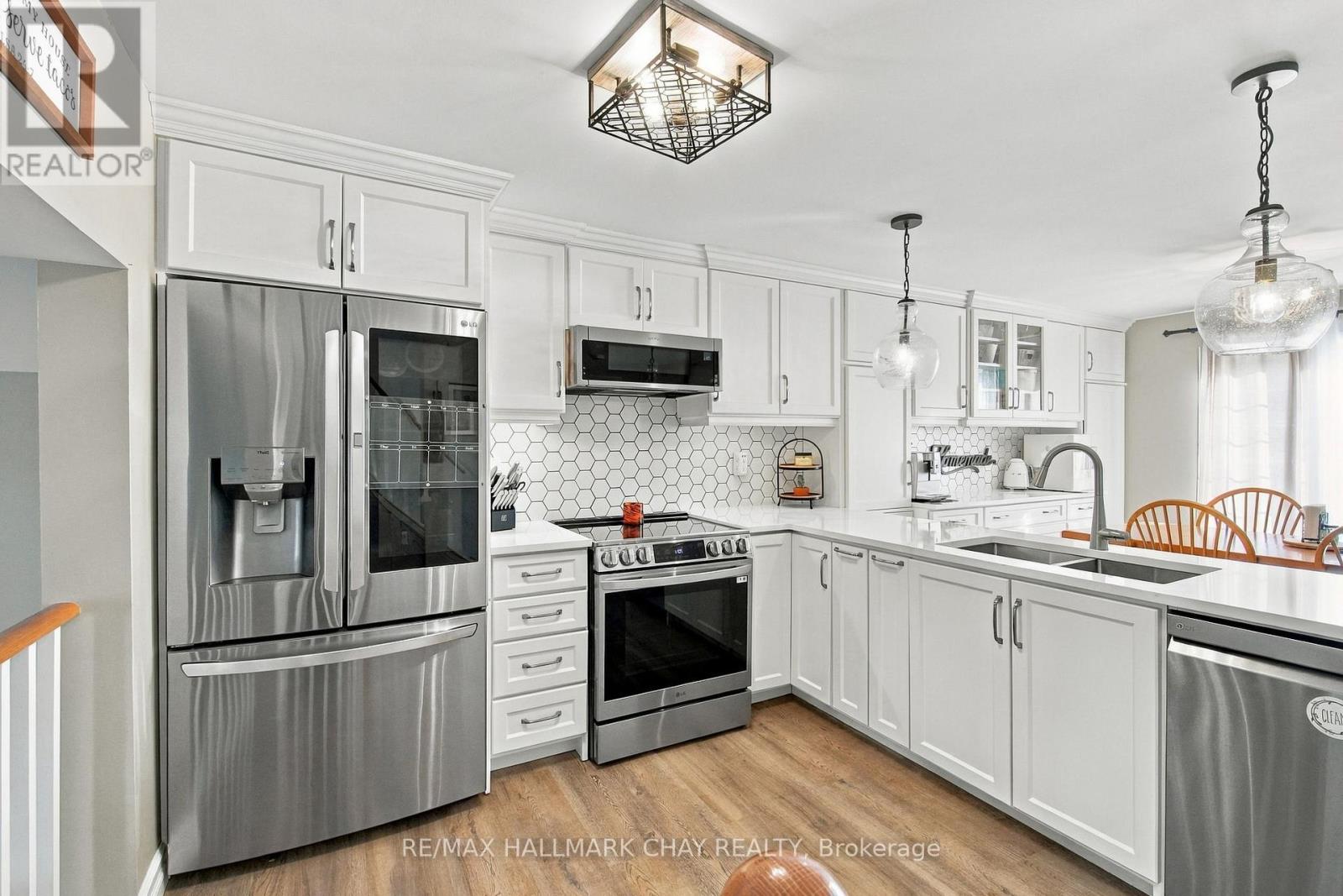 24 Rundle Crescent, Barrie, Ontario  L4N 8E7 - Photo 10 - S14122760