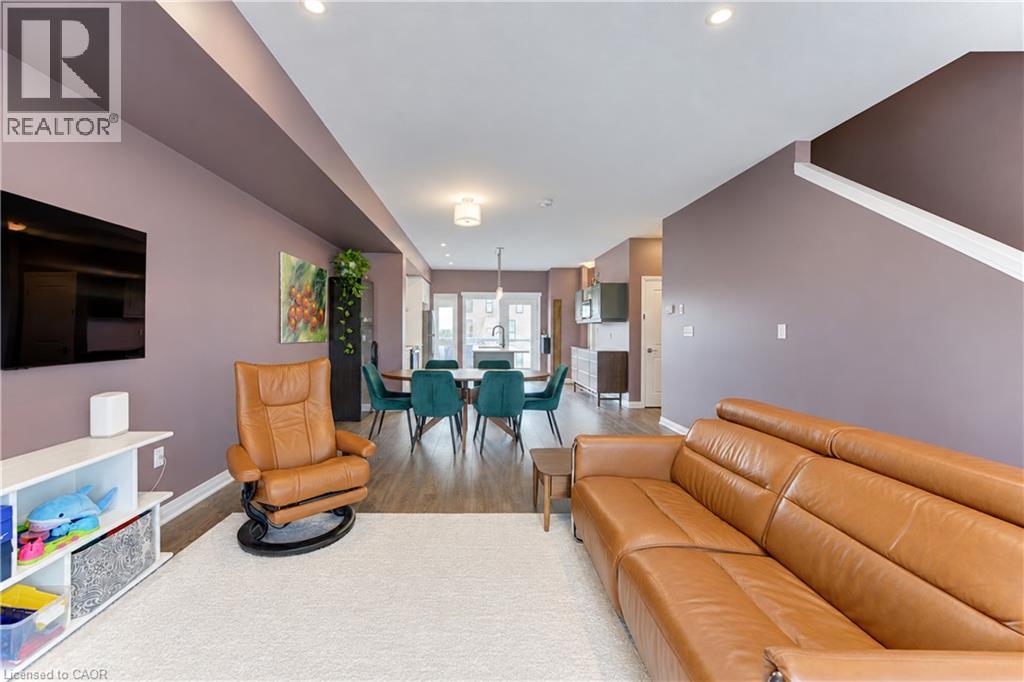 15 Benninger Drive, Kitchener, Ontario  N2E 0J4 - Photo 6 - 40868850