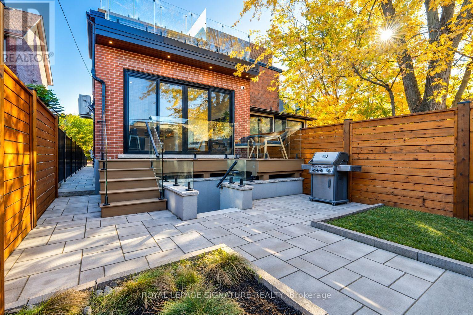 182 Beatrice Street, Toronto (Palmerston-Little Italy), Ontario  M6G 3G1 - Photo 35 - C14126782
