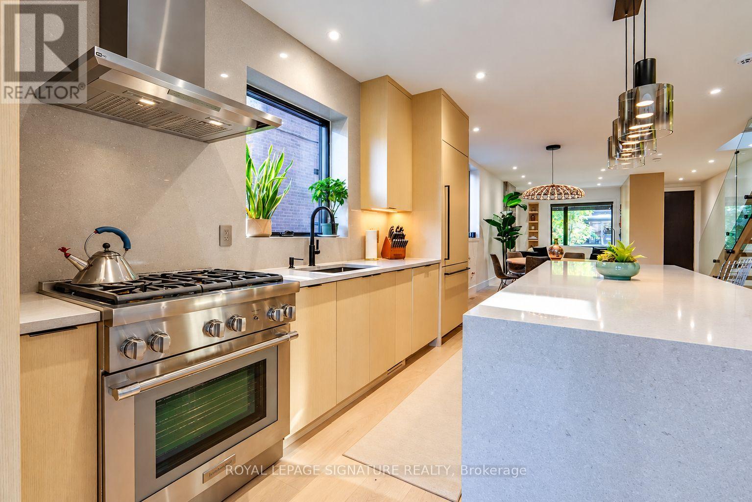 182 Beatrice Street, Toronto (Palmerston-Little Italy), Ontario  M6G 3G1 - Photo 8 - C14126782