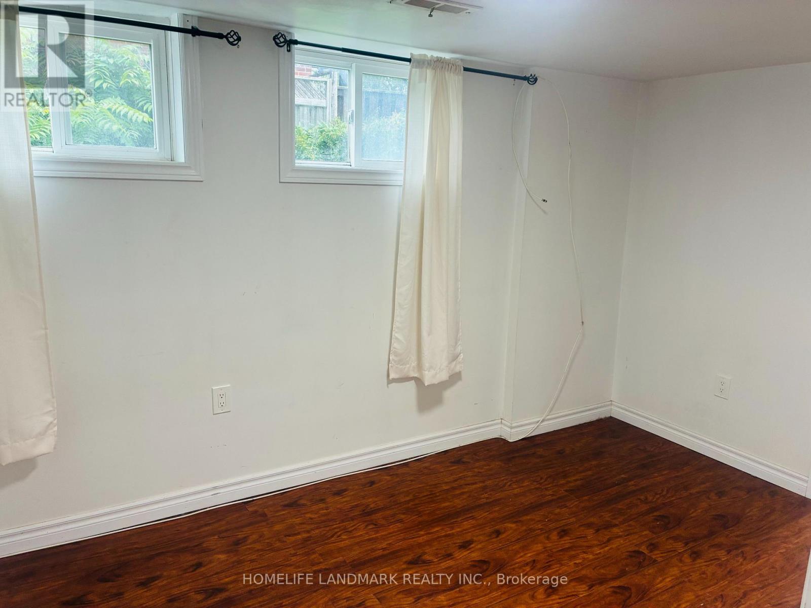 Bsmt Apt - 3 Tinder Crescent, Toronto (Victoria Village), Ontario  M4A 1L2 - Photo 9 - C14126794