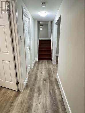 21 Ashdale Court, Barrie, Ontario L4M 5B5 - Photo 8 - S14126784