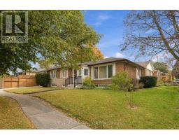 11 SUMMERGLADE DRIVE, Toronto, Ontario