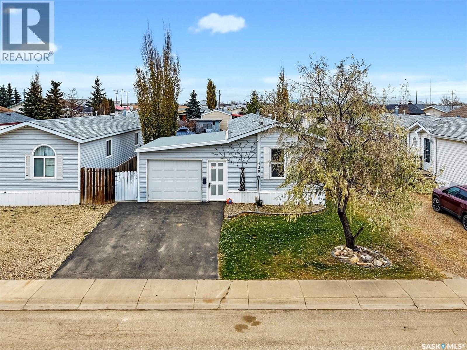 728 Harder COURT, Martensville, Saskatchewan