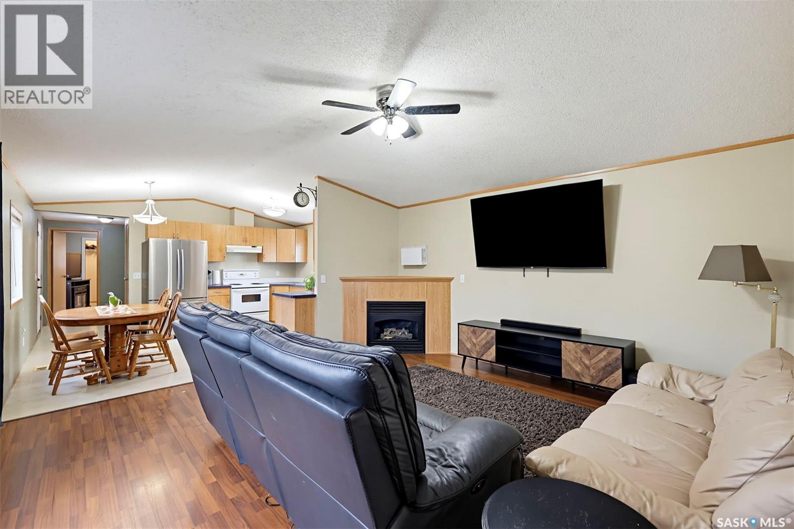 728 Harder Court, Martensville, Saskatchewan  S0K 2T2 - Photo 3 - SK052123