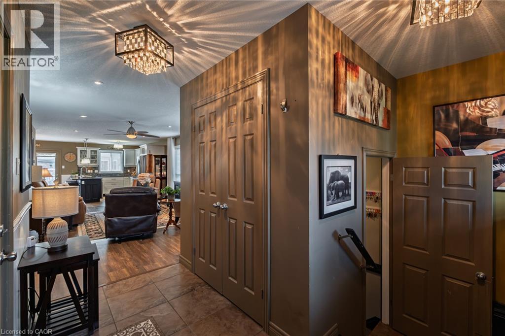 98 Sanders Crescent, Tillsonburg, Ontario  N4G 0B4 - Photo 5 - 40874561