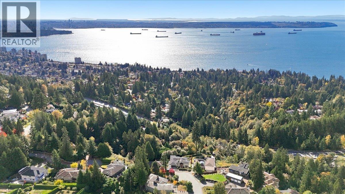 2790 CHELSEA CLOSE, West Vancouver, British Columbia
