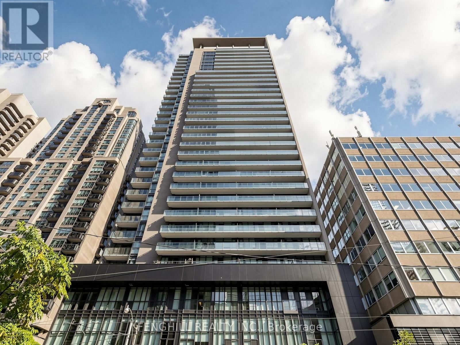 2001 - 770 BAY STREET, Toronto, Ontario