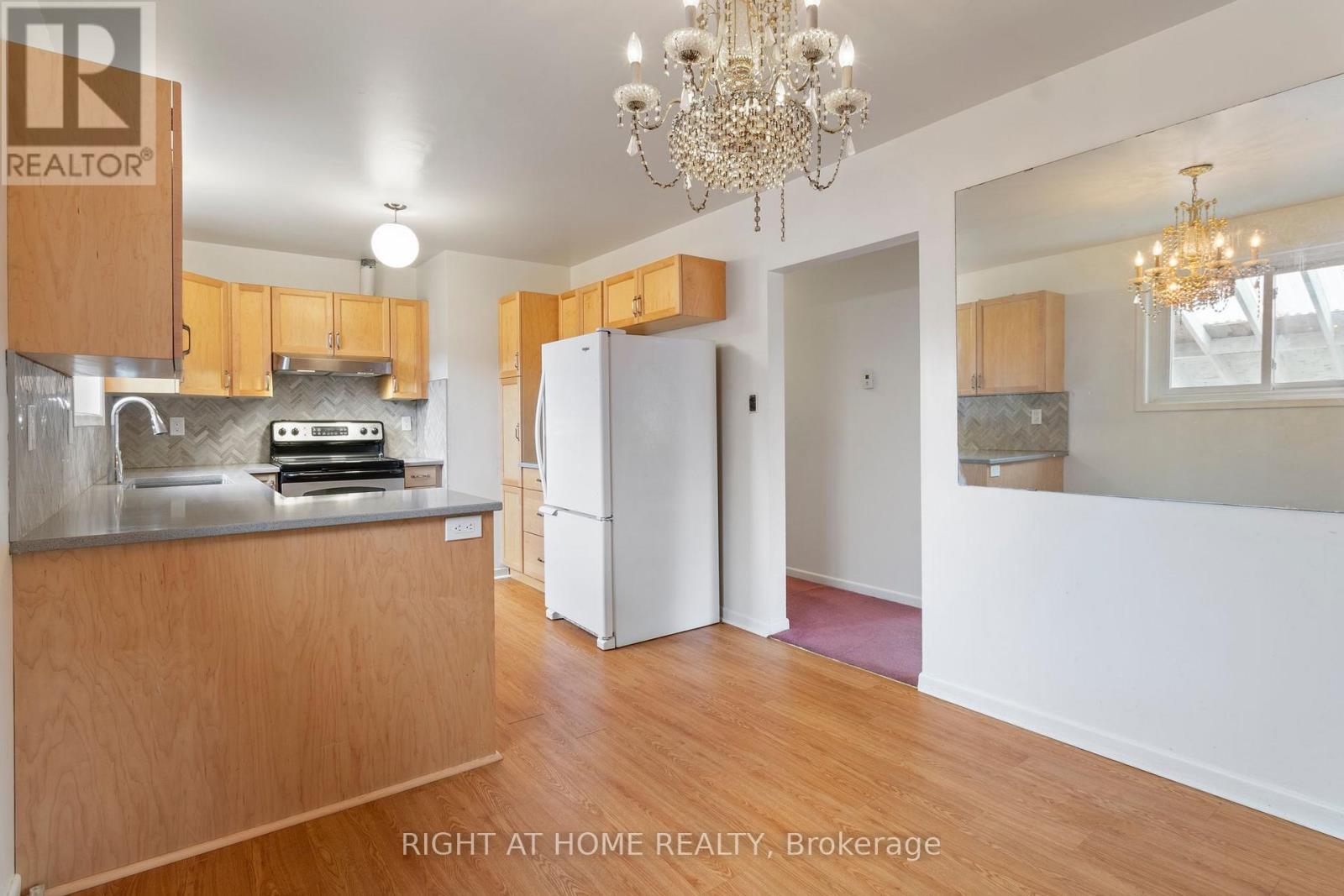 874 Grenoble Boulevard, Pickering, Ontario  L1W 1T8 - Photo 5 - E14126934