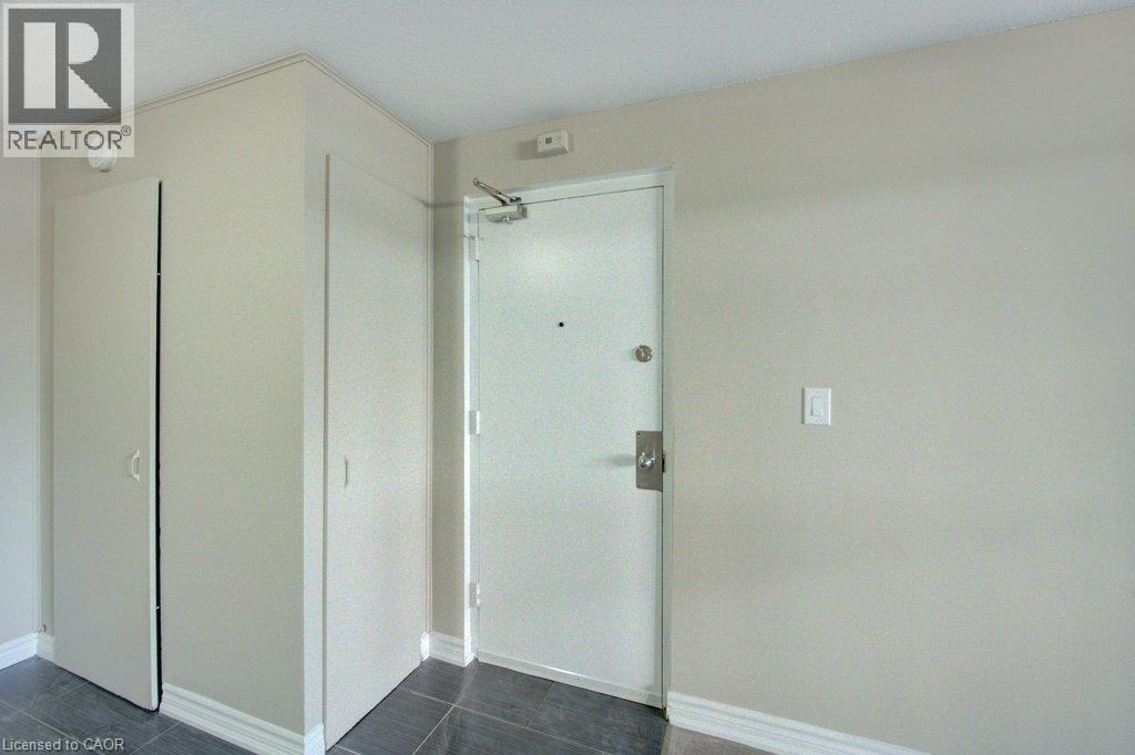 317 Erb Street W Unit# 1, Waterloo, Ontario  N2L 1W4 - Photo 3 - 40874855