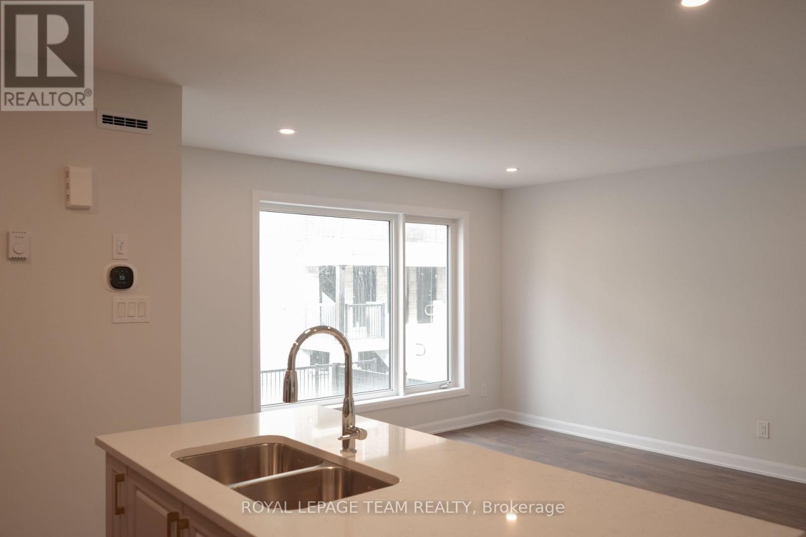 5- 1001 Glenroy Gilber Drive, Ottawa, Ontario  K2J 5W2 - Photo 8 - X14127002
