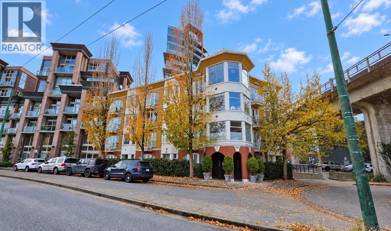 303 1562 W 5TH AVENUE, Vancouver, British Columbia