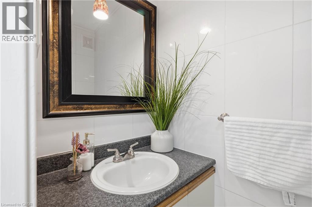 162 Jansen Avenue Unit# 26, Kitchener, Ontario  N2A 2L7 - Photo 13 - 40874571