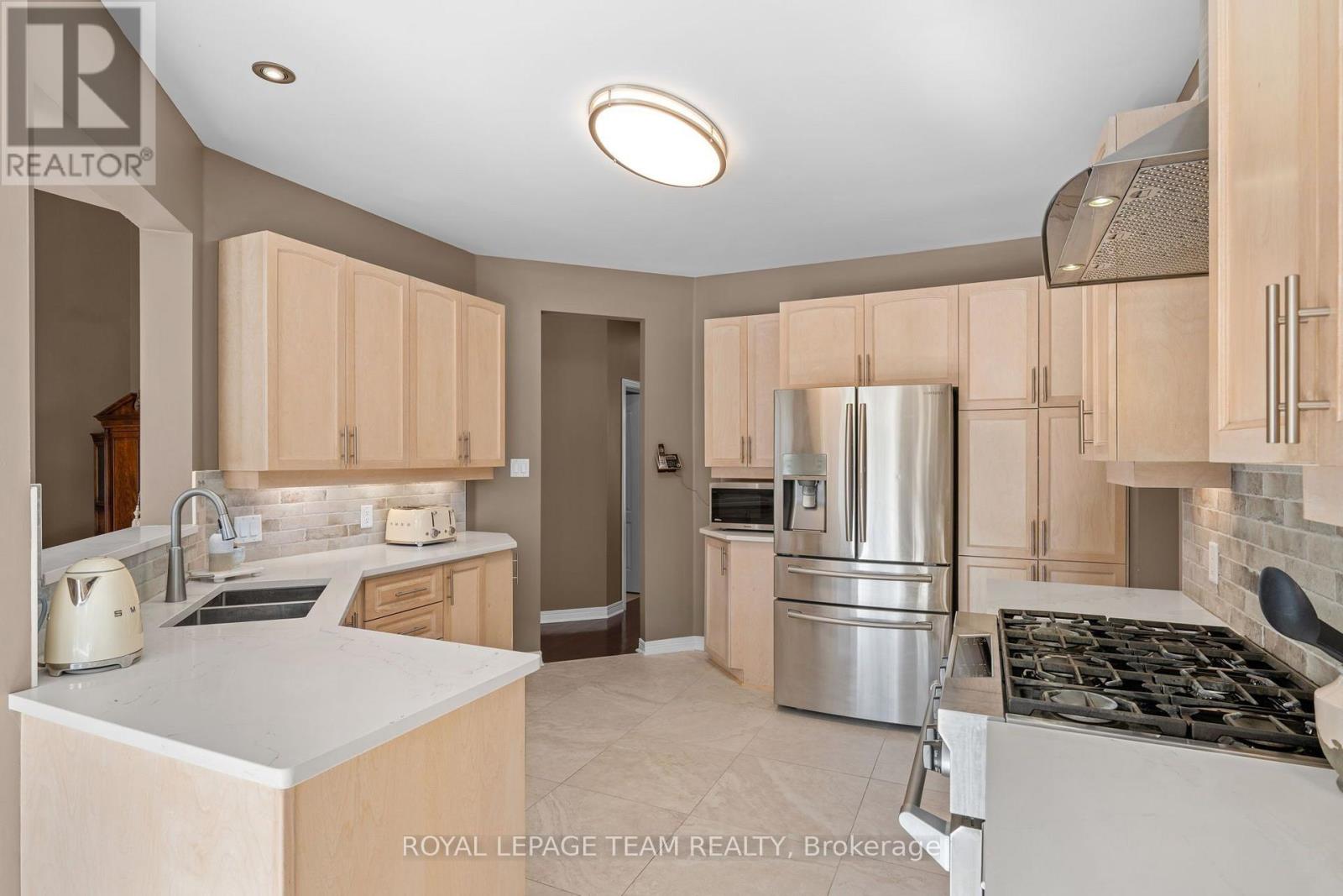 16 Sirocco Crescent, Ottawa, Ontario  K2S 1Z6 - Photo 12 - X14127066