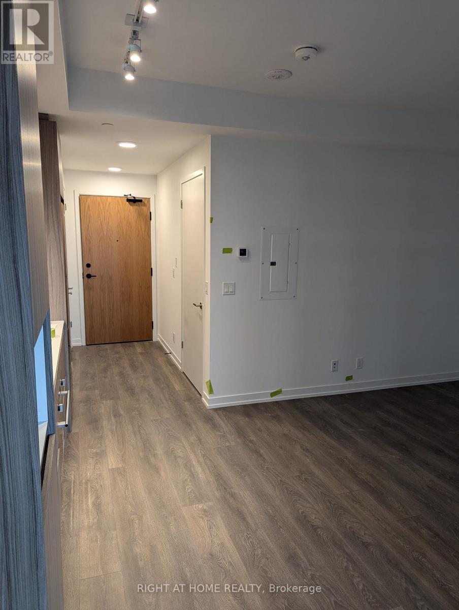 C305 - 8 Beverley Glen Blvd Boulevard, Vaughan (Beverley Glen), Ontario  L4J 8N8 - Photo 3 - N14127042