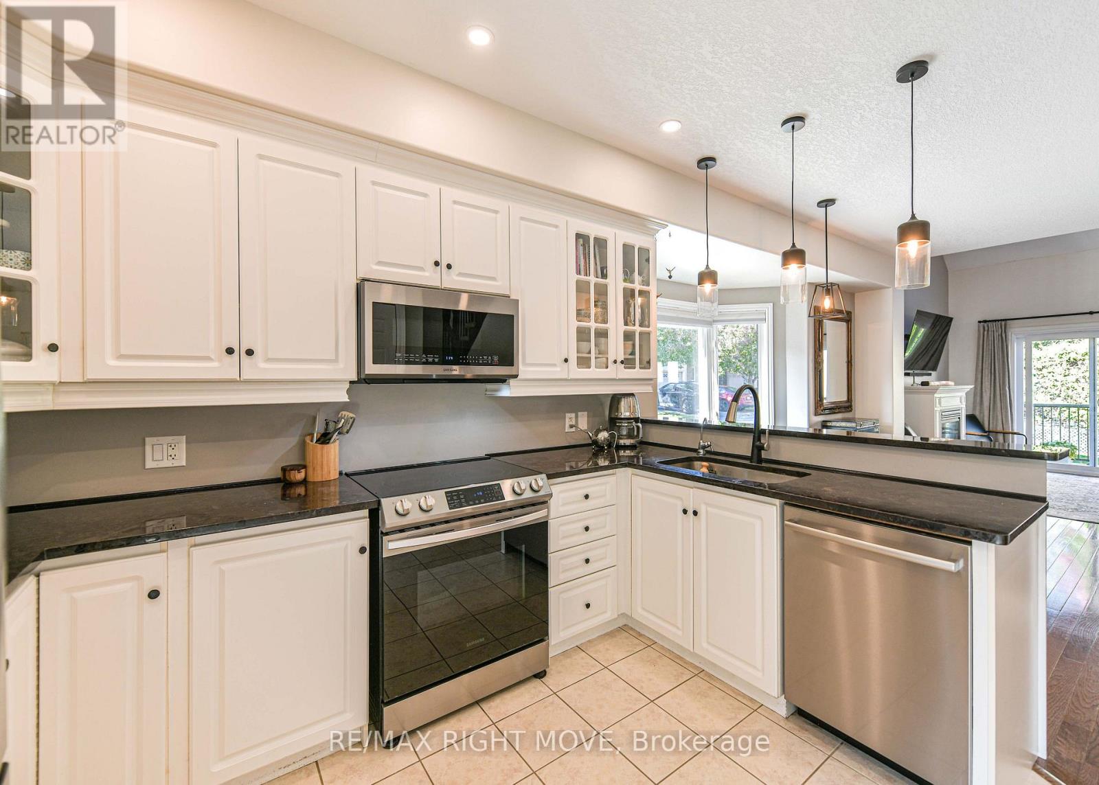 12 - 125 Huronia Road N, Barrie (Painswick North), Ontario  L4N 4G1 - Photo 10 - S14127072