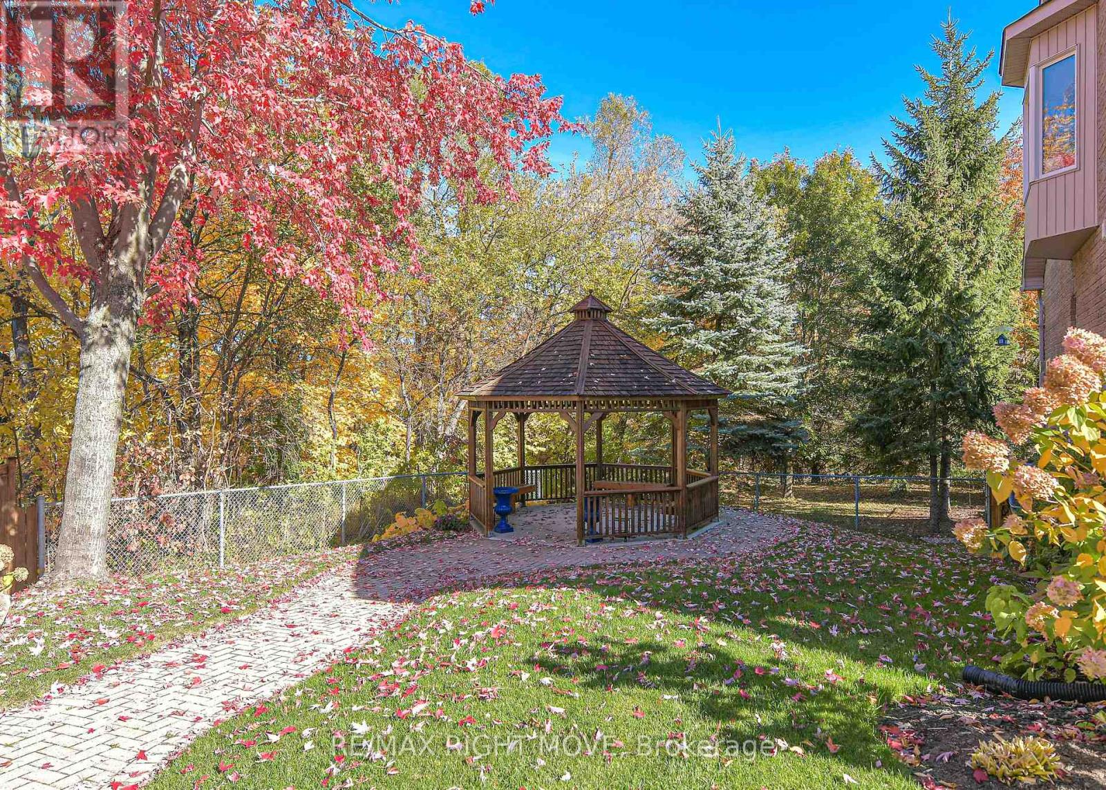 12 - 125 Huronia Road N, Barrie (Painswick North), Ontario  L4N 4G1 - Photo 46 - S14127072
