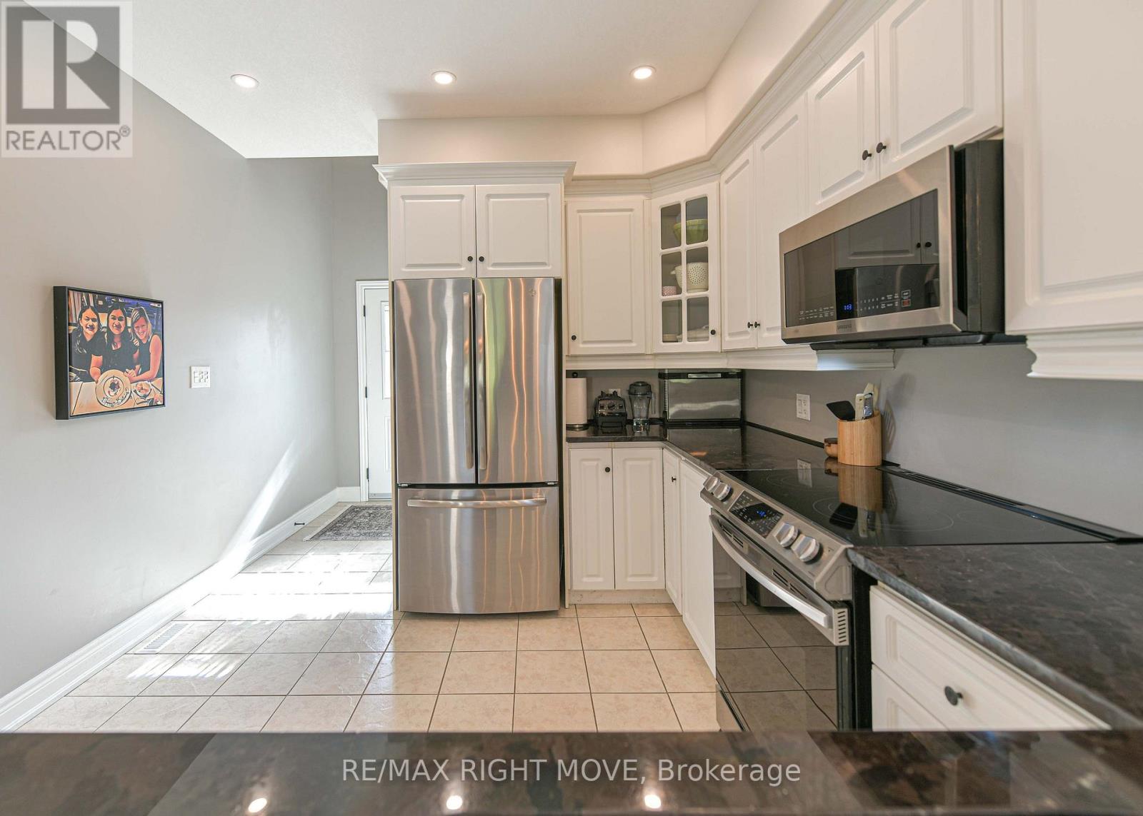 12 - 125 Huronia Road N, Barrie (Painswick North), Ontario  L4N 4G1 - Photo 9 - S14127072