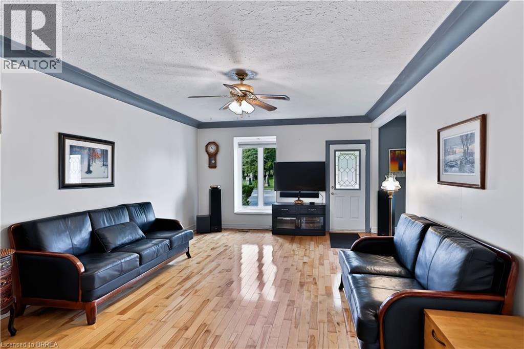 411 St Paul Avenue, Brantford, Ontario  N3R 4N7 - Photo 4 - 40873952