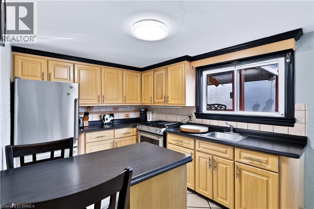 411 St Paul Avenue, Brantford, Ontario  N3R 4N7 - Photo 11 - 40873952