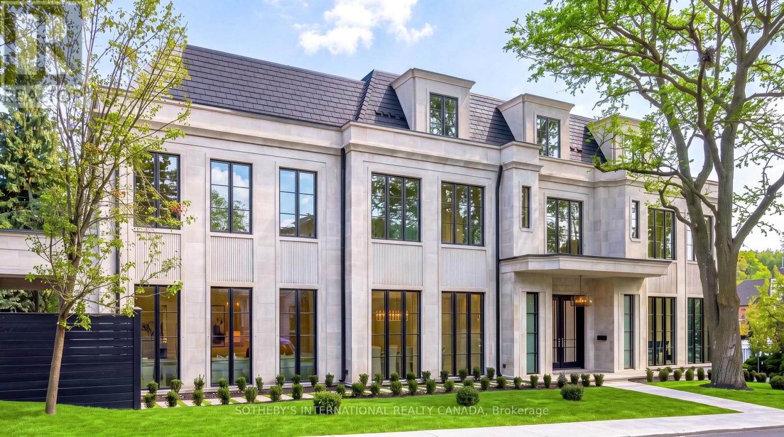 170 FOREST HILL ROAD, Toronto, Ontario