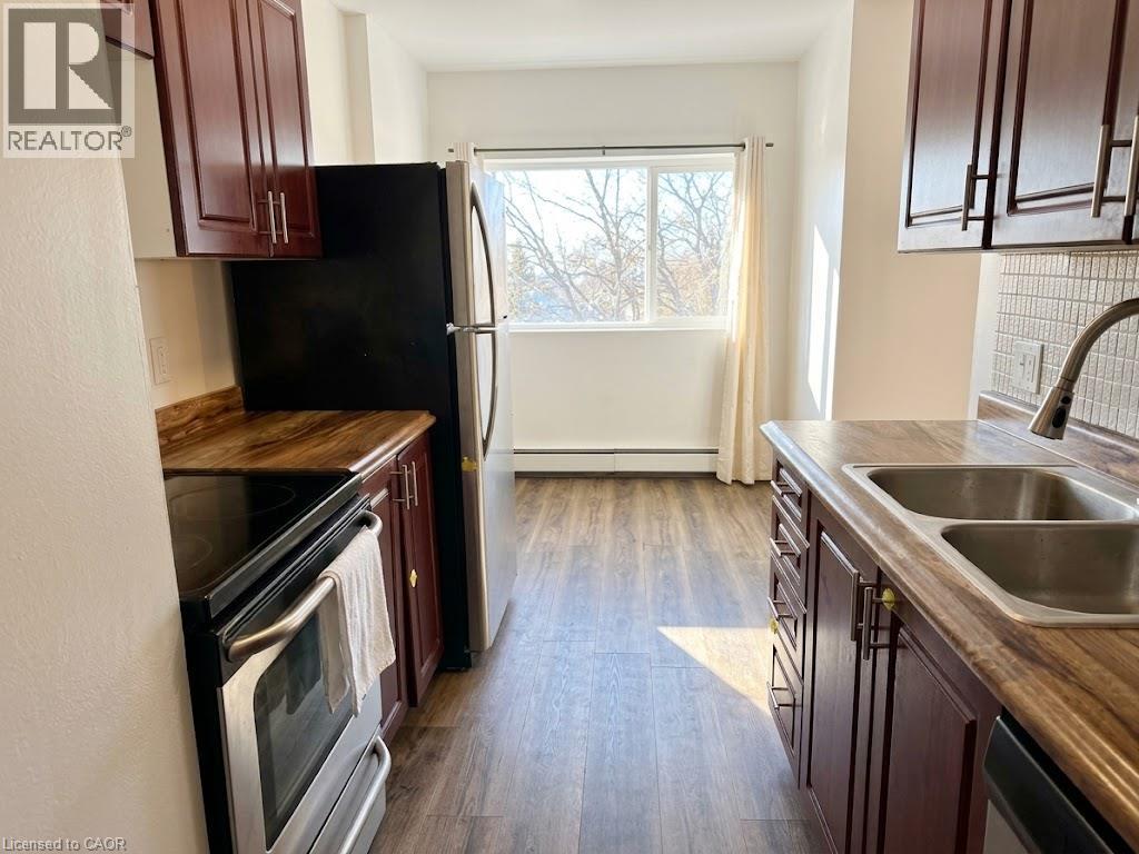 163 Chandler Drive Unit# 16, Kitchener, Ontario  N2E 1H1 - Photo 3 - 40874670