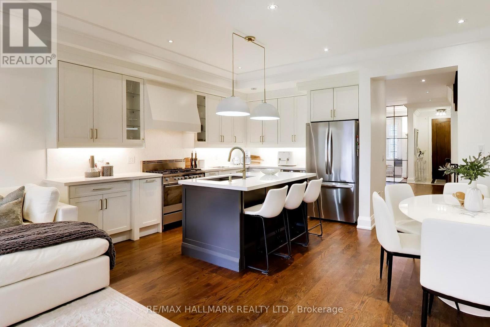 145b Bannockburn Avenue, Toronto, Ontario  M5M 2N4 - Photo 4 - C14127150