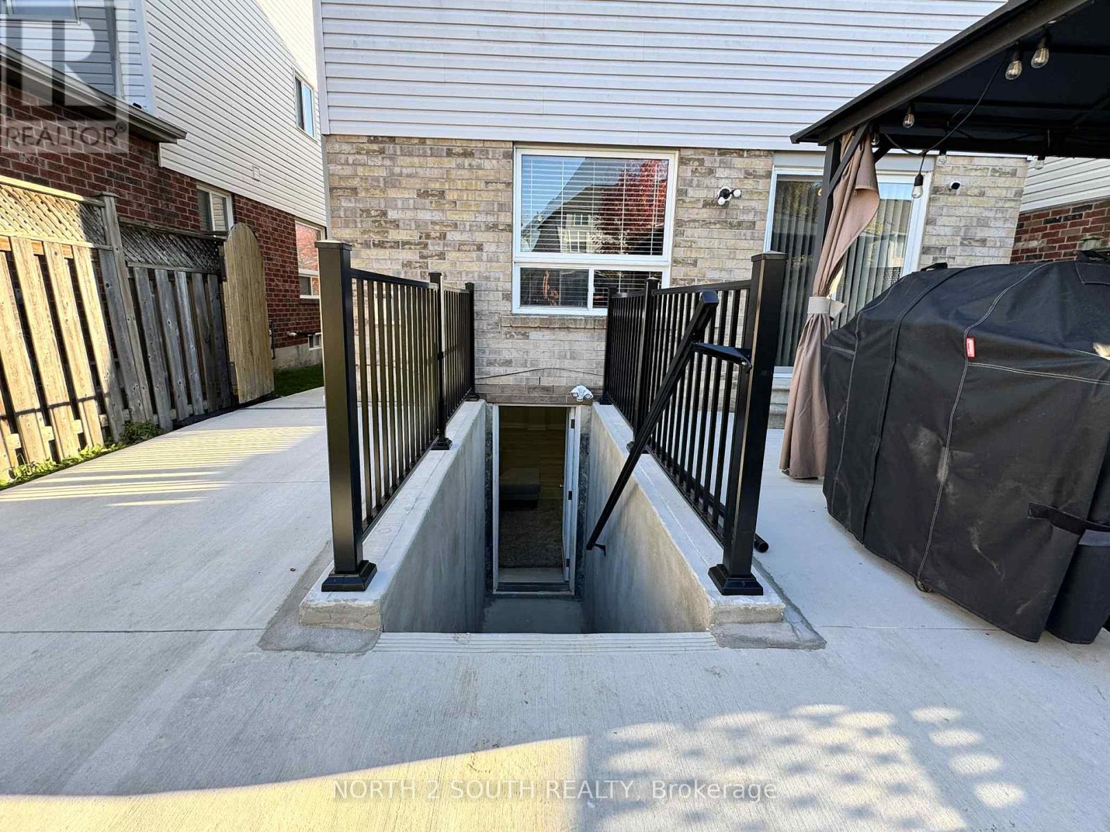 Bsmt - 88 Telegraph Drive, Whitby, Ontario  L1P 1S4 - Photo 4 - E14109892