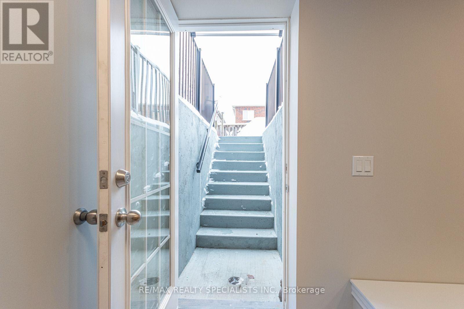 935 Barbados Street, Oshawa, Ontario  L1J 0A6 - Photo 32 - E14028032