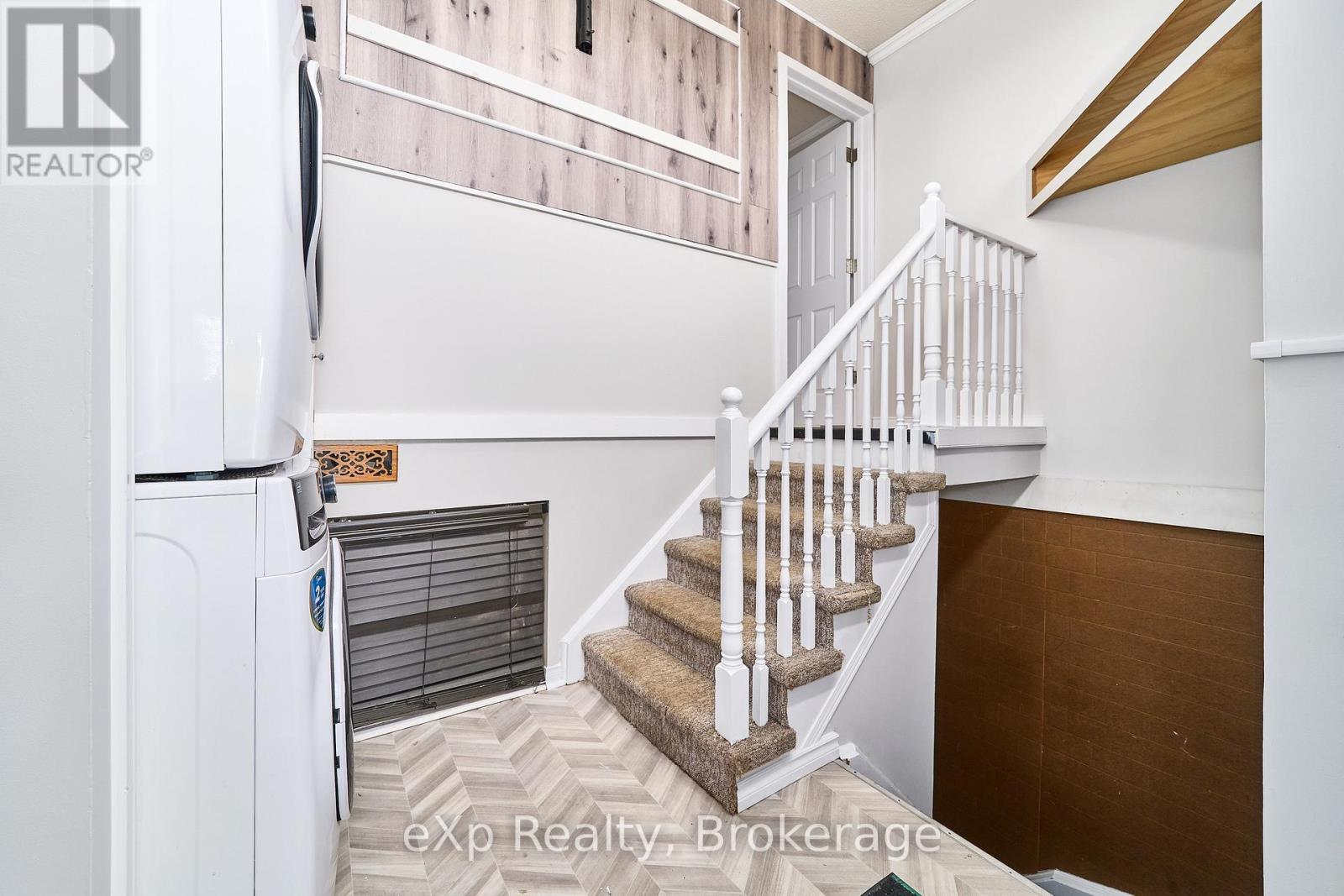 34 Hooper Square, Clarington, Ontario  L1C 4X8 - Photo 5 - E14127218