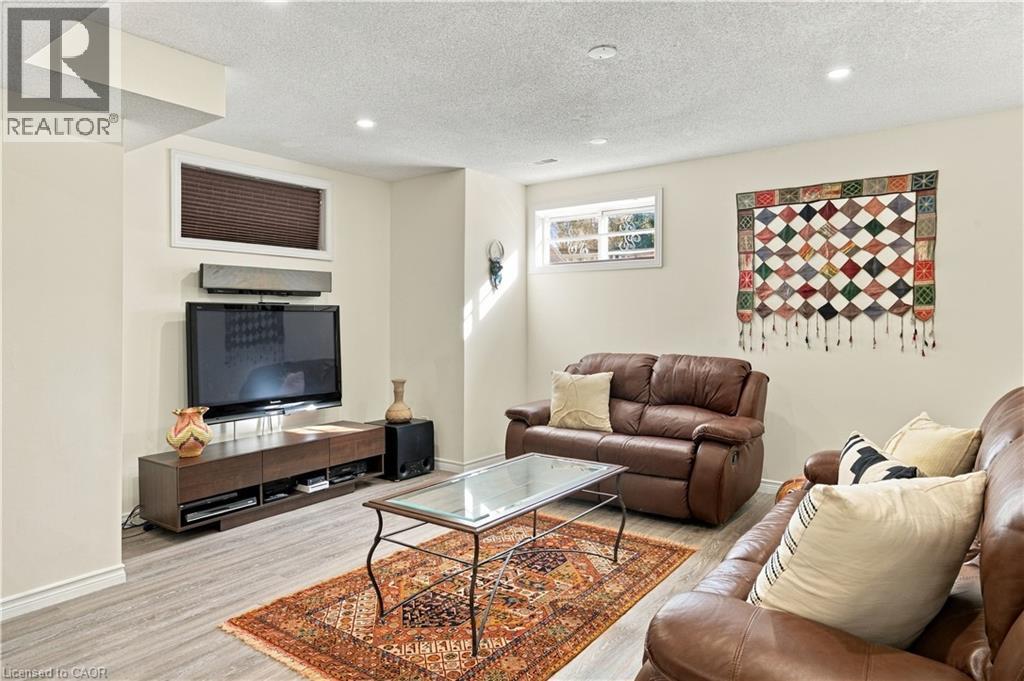 575 Hemingway Place, Waterloo, Ontario  N2T 1Z4 - Photo 34 - 40873899