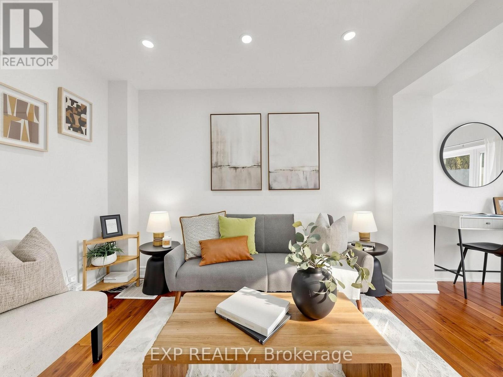 827 Craven Road, Toronto, Ontario  M4L 2Z7 - Photo 5 - E14127182