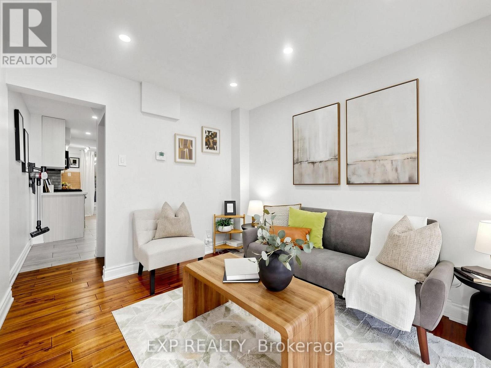 827 Craven Road, Toronto, Ontario  M4L 2Z7 - Photo 6 - E14127182
