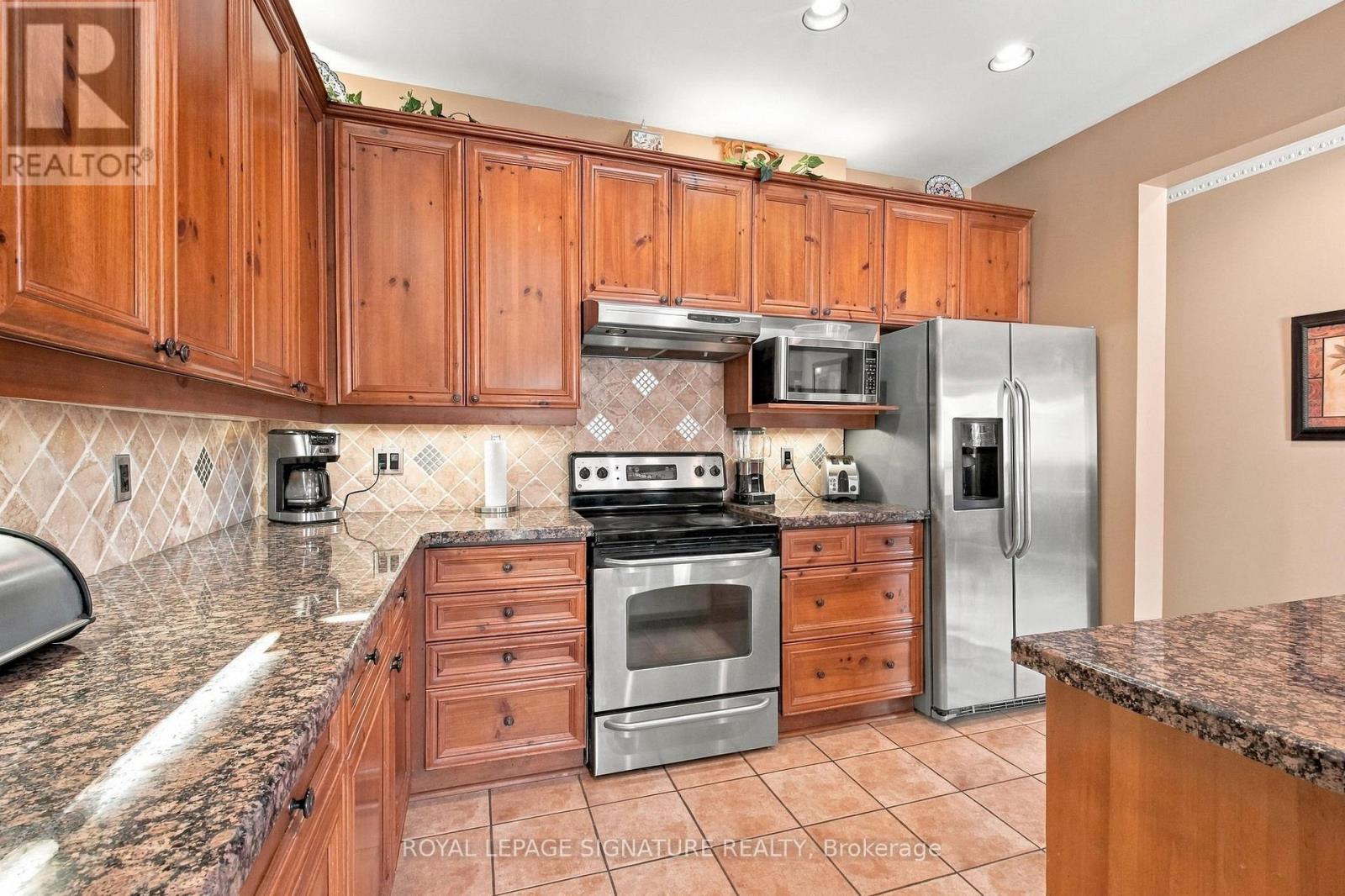 1604 Valley Ridge Crescent, Pickering, Ontario  L1V 6S2 - Photo 18 - E14127254