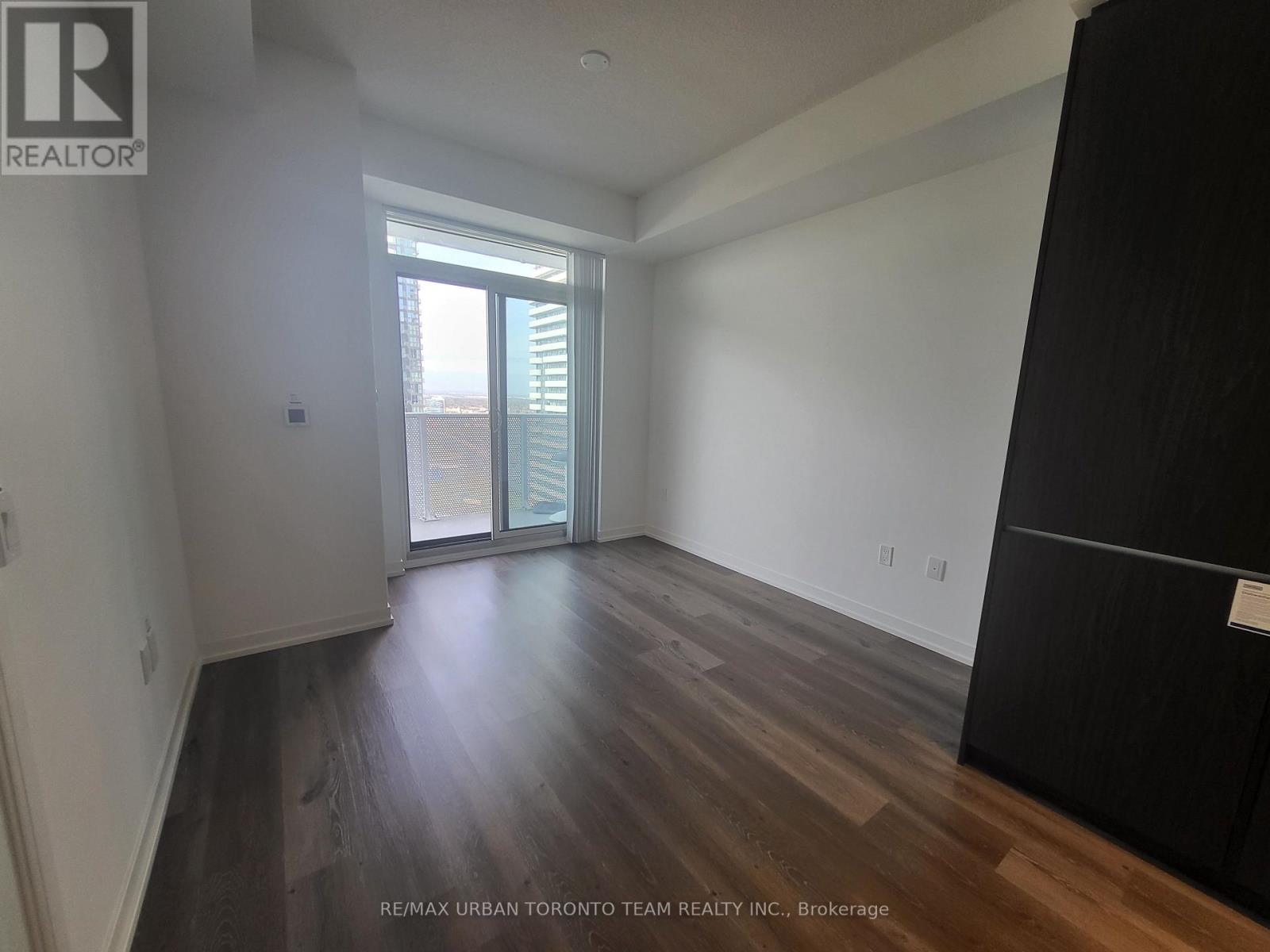 2215 - 28 Interchange Way, Vaughan (Vaughan Corporate Centre), Ontario  L4K 0P8 - Photo 3 - N14127264