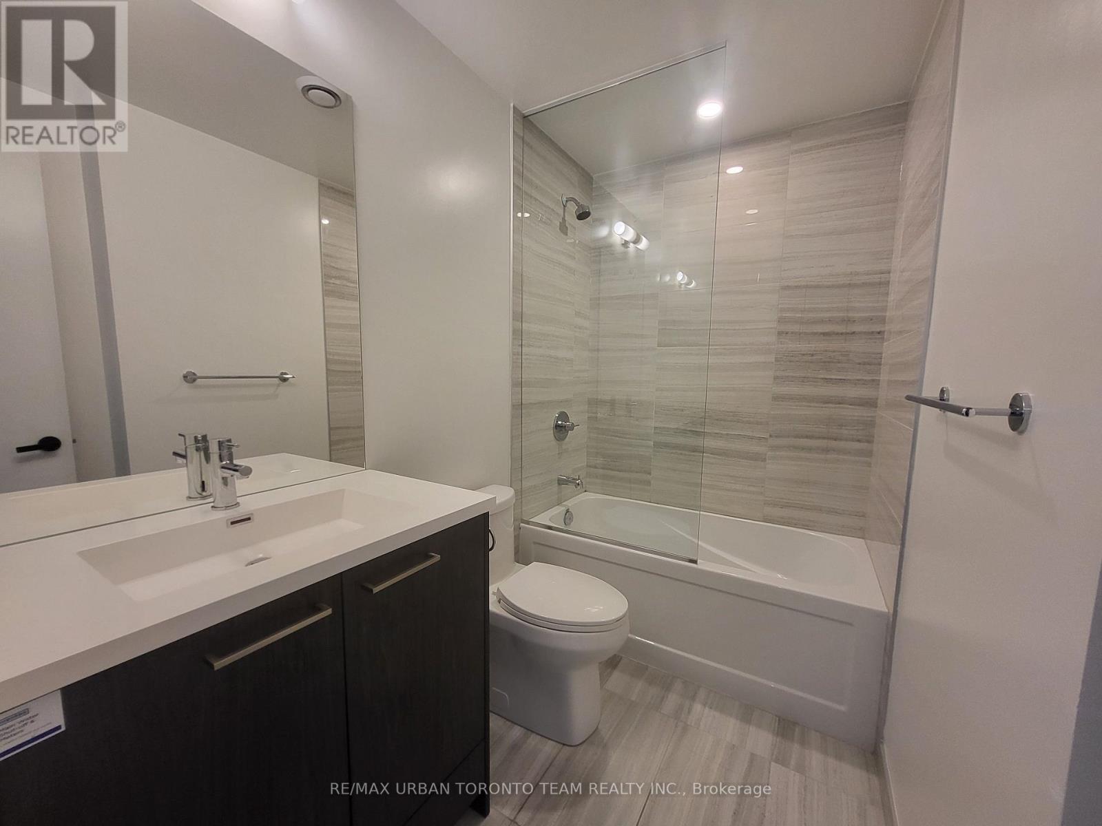 2215 - 28 Interchange Way, Vaughan (Vaughan Corporate Centre), Ontario  L4K 0P8 - Photo 7 - N14127264