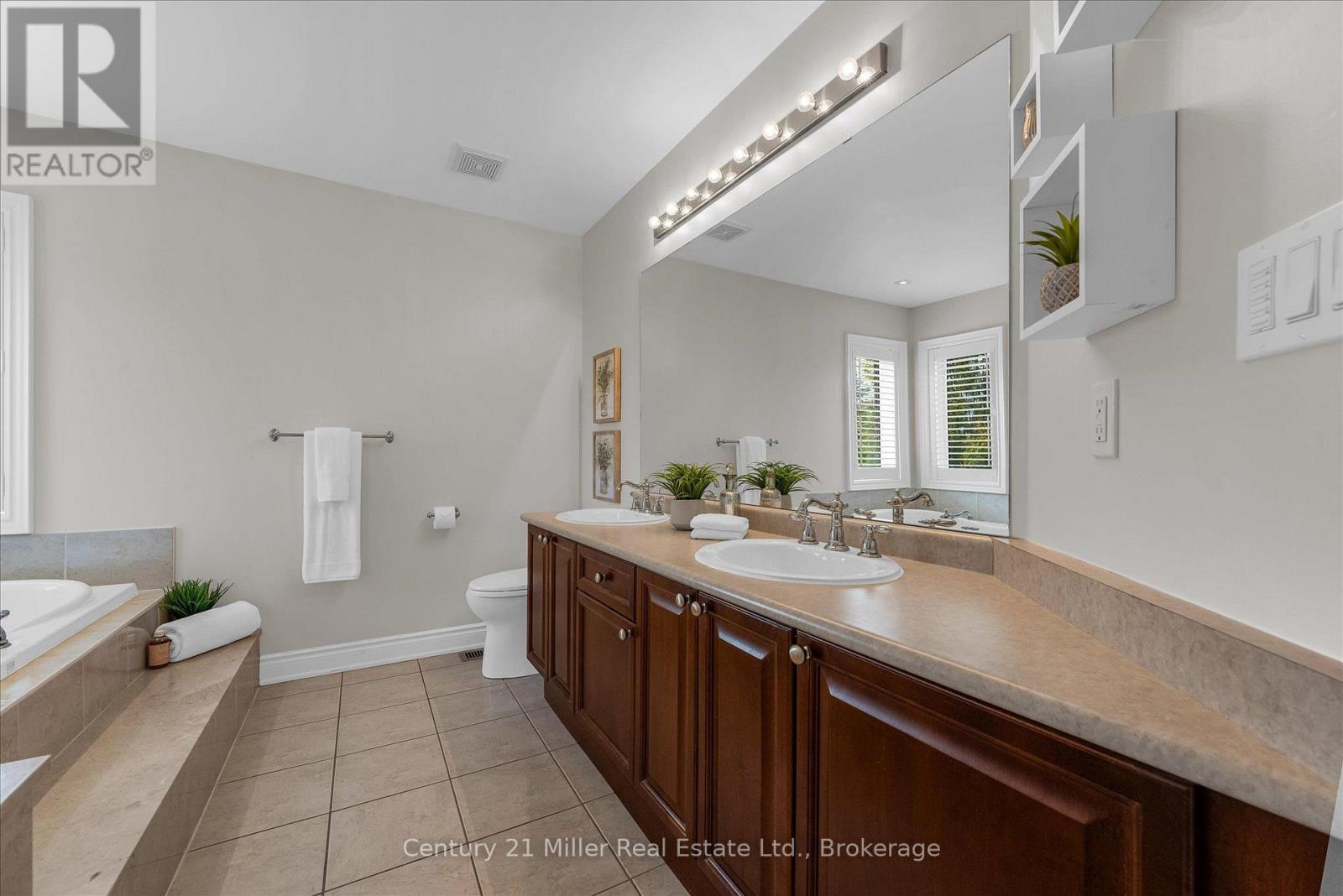2349 Presquile Drive, Oakville (Jc Joshua Creek), Ontario  L6H 7P9 - Photo 23 - W14127228