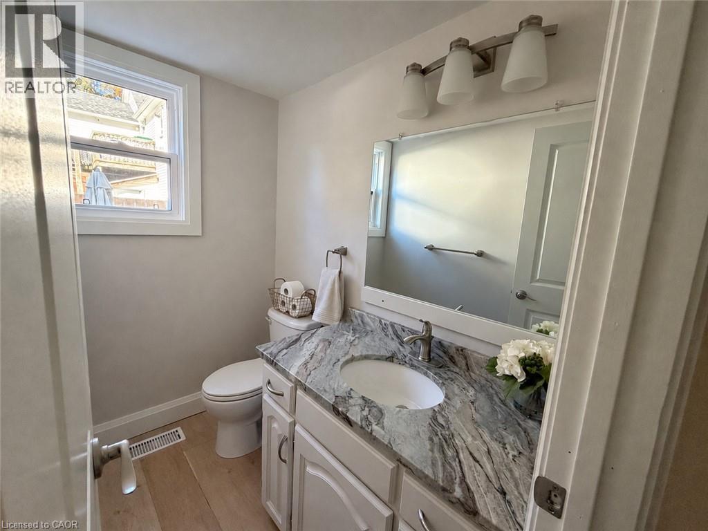 128 Cedar Street, Dunnville, Ontario  N1A 3C7 - Photo 6 - 40874603