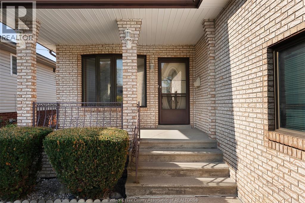 2515 Clemenceau, Windsor, Ontario  N8T 2P4 - Photo 4 - 26026598