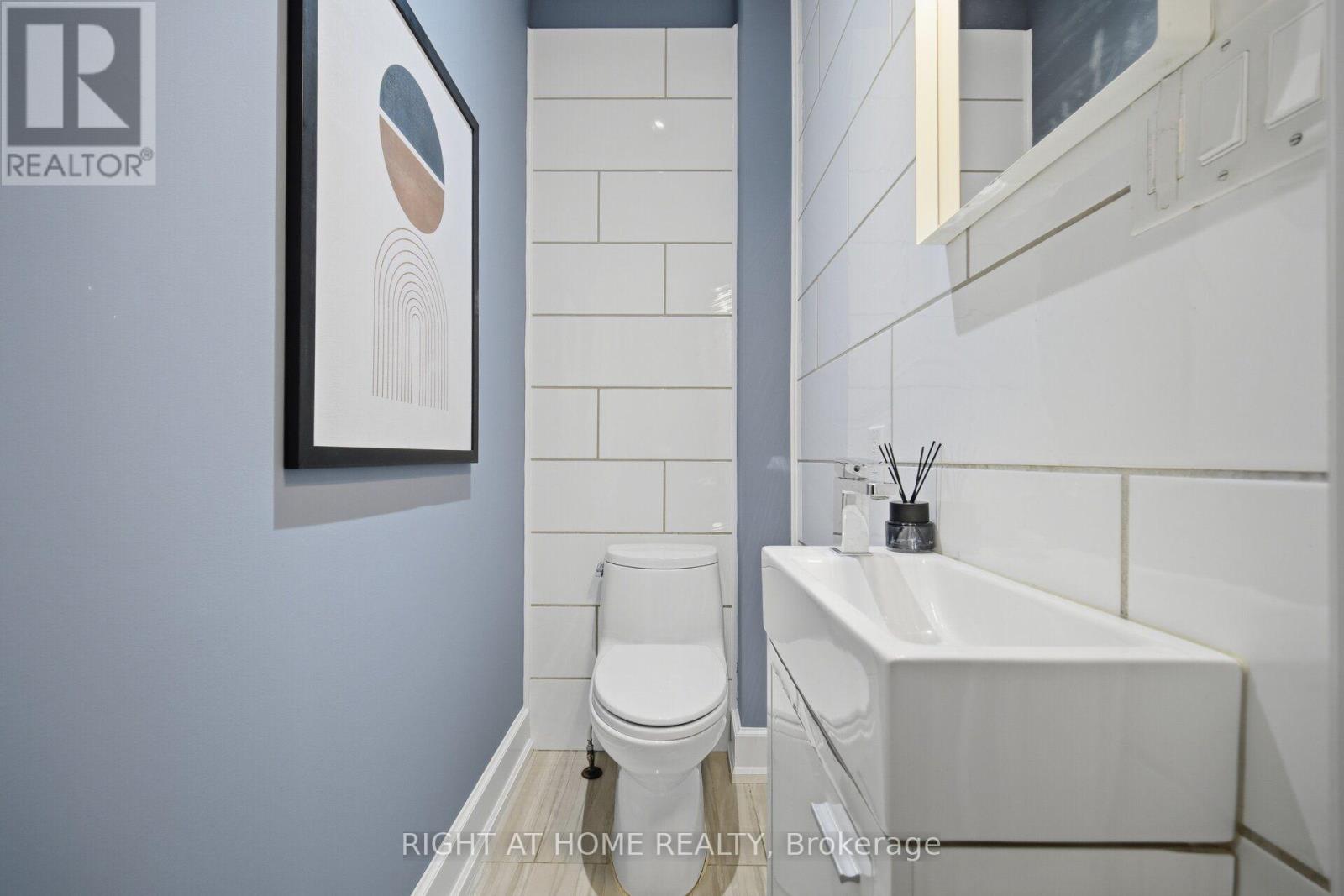 32 Eastmount Avenue, Toronto, Ontario  M4K 1V1 - Photo 15 - E14127068